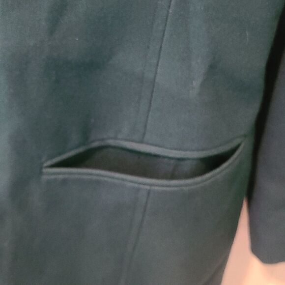 Size 8 Carlisle Ladies Skirt and Jacket Suit in Green Wool With Velvet Collar - Picture 6 of 16